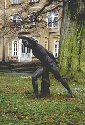 Der Borghesische Fechter vor dem Schloss von Lützschena